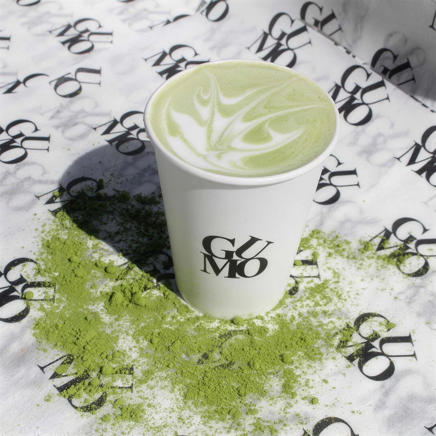 Heißer Sweet Matcha Latte